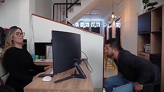 Juliana Rose - Inexperienced Young Woman Goes To Apply For A Job But Is Rejected, She Decides To Show Her Vagina To The Boss