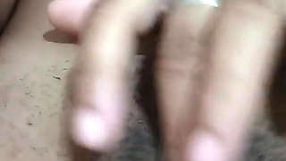 Moreninha Masturbando Gostoso