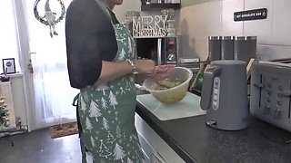 Amateur British MILF Alex Little Thanksgiving Blowjob & Creampie in Kitchen POV