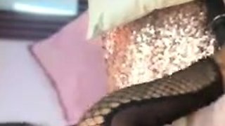 Amanda Black and Nikky Thorne hand sex toy do fist fuck