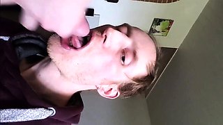 Sperma Schlucken - Amateur Twinks Lecken