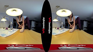 Putzfrau Wieder Auf Abwegen - Huge Double Dildo with German MILF Insertion