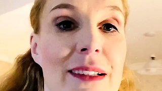 amateur blonde solo webcam