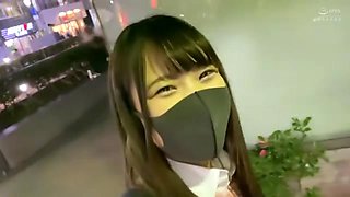 制服美女が手マンでオ〇ンコは濡らされ気持ちよくなった後は混浴ラブラブエッチ