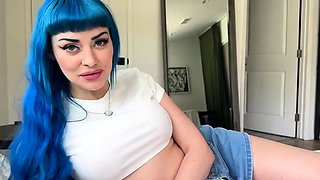 OnlyFans Jewelz Blu Big Step Sister Teaches You to Let
