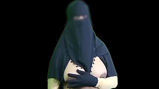 Pakistani Beautiful Housewife