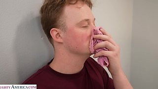 Selina Bentz - My Sister's Arousing Friend in 4K - Selina bentz