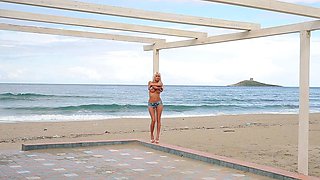 Blonde teen Sierras first erotic masturbation video