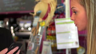 Blanche, 29 years old, photo model with a strong character! - Jacquie et Michel TV