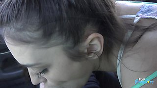 Having extreme appetite for cum slutty GF Ashly Anderson gives head in the car