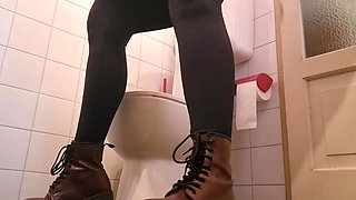 Great Piss and Farts in the Bathroom of a Friend