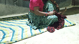 Seeing her alone, the father-in-law fucked the beautiful daughter-in-law that the Gujarati desi sister-in-law