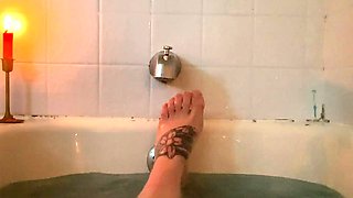 Amateur hottie solo masturbation