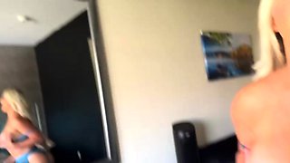 Milf beauty gives blowjob and gets perfect cunt pounded deep