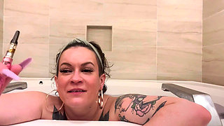 Tattooed PAWG Plays in the Tub and Vapes