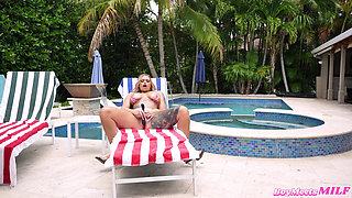 My Stepmom Is a Freak - Stephanie Love