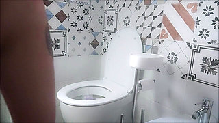 Toilet and Very Wet Pee: My Passion