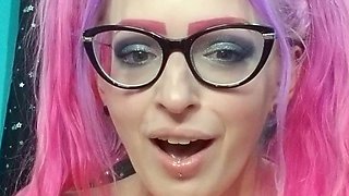 Blonde amateur gives webcam show with toys