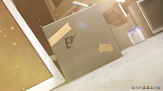 Disgusting Old Mover, But Horny Young Wife Likes It!? With Jay Crew, Erin Everheart - Brazzers