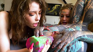 Eden Ivy, Anuskatzz, Nikolaz Zpageti - spread your legs for a huge toy