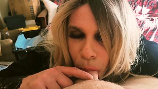 Girly crossdresser receives a massive load in her mouth from a hung stud