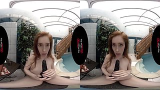 Mysterious Present - Virtual Reality And Jia Lissa