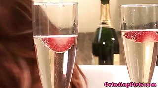 Bigtitted les cougar orgasms on beauties frigs