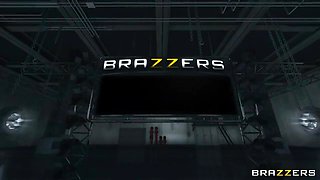 Brazzers Live 22: Milfmania With Marco Banderas, Phoenix Marie, James Deen, Ava Addams, Tommy Gunn, Katie Kox, Tiffany Mynx, Barry Scott - Brazzers