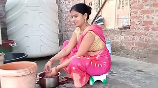 Stepmom doctor Rajlaxmi Aunty gets down and dirty with some Indian sex action