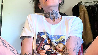 Creamy Orgasm on a Big Dildo