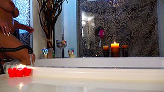 Cute amateur brunette naughty in solo jerking show on camera