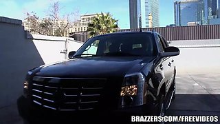 Brazzers - Ariella Ferra gives her driver a ride