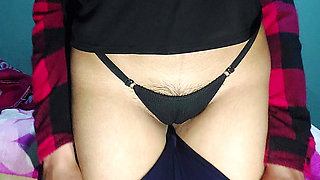 Showing my cameltoe in a shorts and a sexy thong