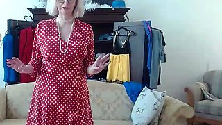 Blonde solo jerking off