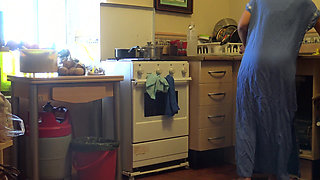 Turkish Muslim Wife Is Shocked When She Gets Suprise Cumshot From Perverted Husband