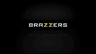 Hike Her Skirt Up With Erik Everhard, Stevie Shae - Brazzers