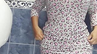 CAM IN BATHROOM GIANT ASS IN LATINA WOMAN'S PAJAMAS