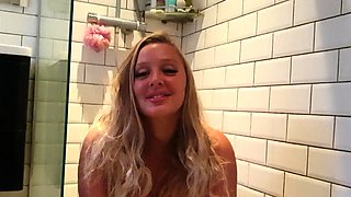 Big Boobs MILF Do A Tit Fuck