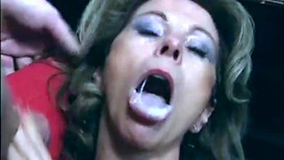 Perverses Sperma Besaufnis - MILF cut