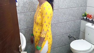 Indian Hot Stepmother Fucked Stepson Dirty In Washroom In Hindi Audio