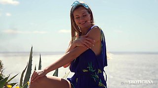 Nude hot babe outdoor solo