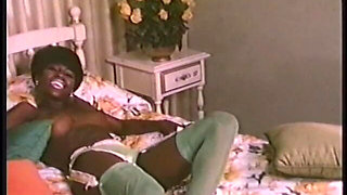Retro Ebony Pornstar Sissy Roscoe Shows Her Gorgeous Naked Body
