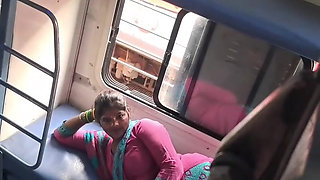 🥵DESI INDIAN TRAIN VALI BHABHI girl have sex with step brother Xxx , Desi Village Doggy style rough hardcore College girl tig