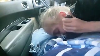 AMATEUR BLONDE SUCKING A BIG BLACK COCK IN A CAR