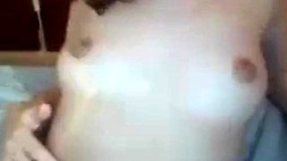 Amateur Webcam Fun Ends in Cumshot