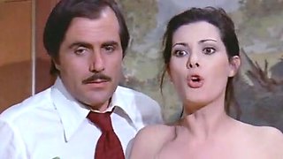 Edwige Fenech in Signora Gioca Bene A Scopa?, La (1974)