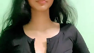 Desi Girl in Desi Dress Showing Her Tits
