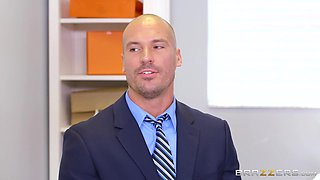 My Naked Boss With Sean Lawless, Brittney White - Brazzers