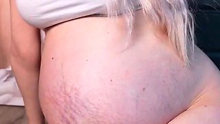 Pregnant Peeing