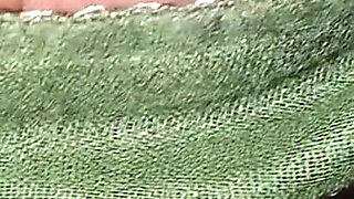 Hot Babe's Erotic Blowjob in a XXX Mms